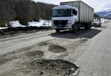 Los intendentes de Bariloche y El Bolsón reclamaron al Gobierno el reasfaltado total de la Ruta 40