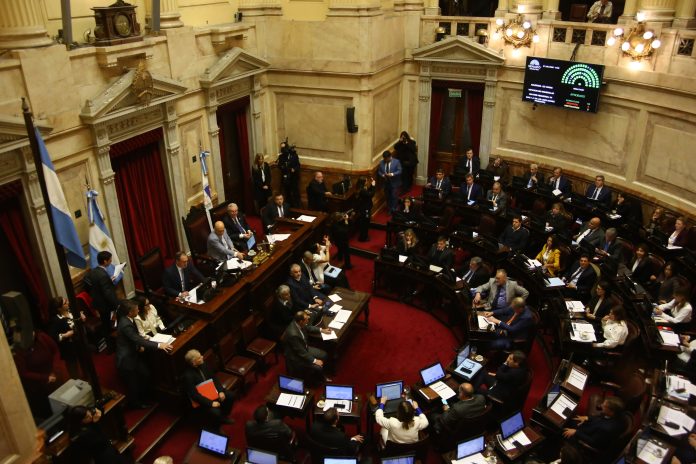 Los senadores cobrarán desde enero más de $13 millones en bruto