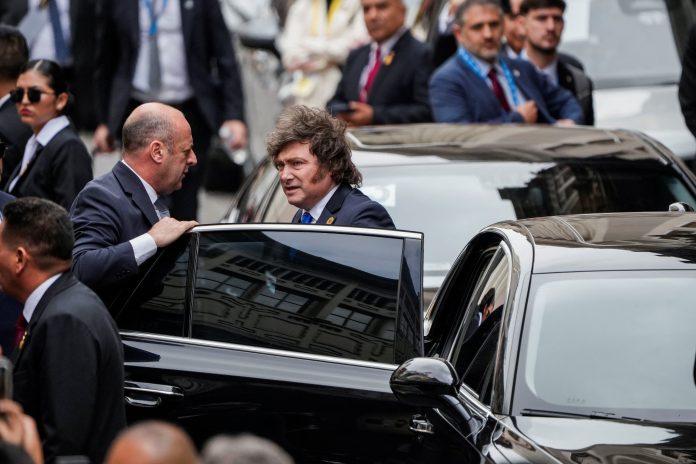 Milei se muestra hiperactivo: reordena la tropa, retoma la agenda internacional y vuelve a recorrer el interior