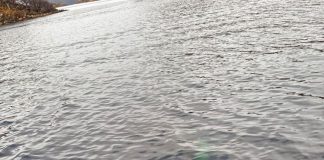 Misterio en Chubut: la Justicia investiga la aparición de una camioneta hundida en un lago