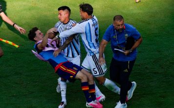 Paredes recibió una de las sanciones más severas en la historia de los Mundiales: el antecedente de Luis Suárez y cuándo volvería a jugar