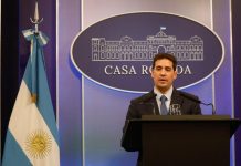 Ravier respaldó a Sturzenegger tras las críticas y habló de la polémica por el Impuesto a los Combustibles