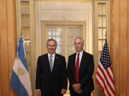 Un funcionario de Trump destacó el rumbo económico del Gobierno y pidió que se ratifique el acuerdo comercial para bajar aranceles a bienes de EEUU