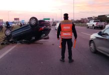 Un policía manejaba borracho, perdió el control del auto y chocó contra un camión en Córdoba: mató a un hombre