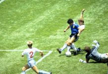Una tormenta tropical, un vuelo de alto riesgo y un gol mítico que no vio: la increíble historia del regreso de Maradona al Azteca