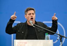 Axel Kicillof cierra un acto con olor a candidatura y un mensaje a la interna: “No me interesa una construcción a control remoto”