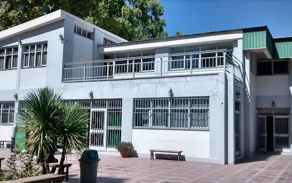 Conmoción en Mendoza: una niña de 12 años murió tras descompensarse frente a un colegio