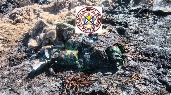 Dos bomberos se intoxicaron por un químico prohibido mientras combatían un incendio en Neuquén