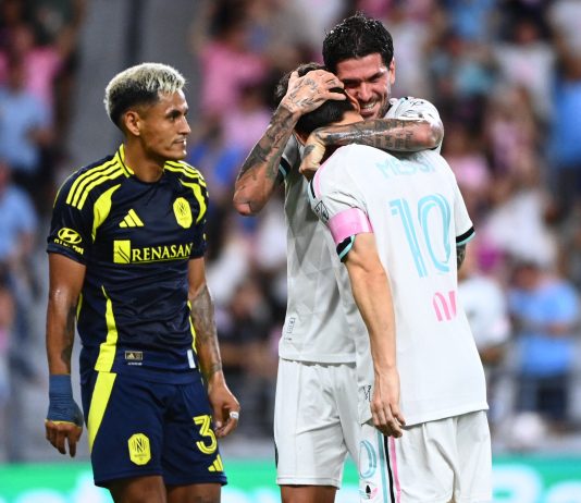 El partido de Messi en el empate del Inter Miami: golazo tras una combinación con De Paul y bronca por sus tiros en los palos
