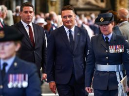 El secretario de Defensa del Reino Unido afirmó que están preparados para defender militarmente las Malvinas ante una acción argentina