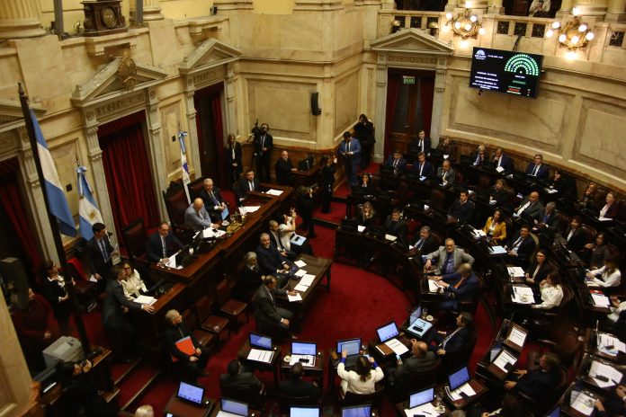 El Senado sesiona para modificar la ley del Banco Central y sancionar un recorte a los subsidios en zonas frías