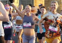 Embarazada de ocho meses, corrió el Maratón de Sídney y lo terminó en menos de 3 horas