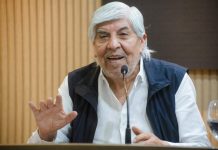 Hugo Moyano volvió a firmar un acuerdo salarial alineado con la pauta del Gobierno, que regirá durante 6 meses