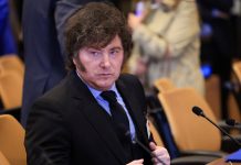 Javier Milei en Nueva York, Karina en Argentina y los ruidos en el corazón libertario