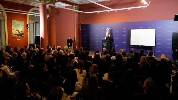 Javier Milei se reúne con los legisladores de La Libertad Avanza en la Casa Rosada antes de enviar el proyecto sobre Malvinas