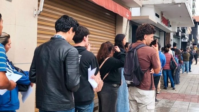La desocupación juvenil duplica el promedio general y crece el trabajo por cuenta propia