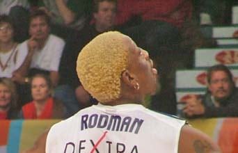 La increíble oferta que recibió Dennis Rodman en un bar de Finlandia para jugar un partido de básquet a los 44 años