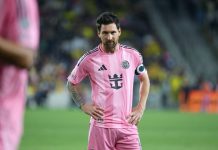 La secuencia que no se vio del espectacular gol de tiro libre de Messi: de la furia con el juez de línea a su desafiante festejo