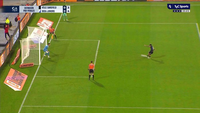 Los dos penales que atajó Álvaro Montero y lo convirtieron en el héroe de Boca ante Vélez por la Copa Argentina