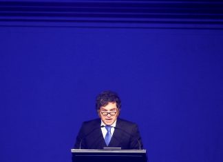 Los mensajes internos que aceleraron la cadena nacional, los planes previos de Milei y la vuelta de Santiago Caputo