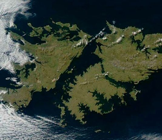 Milei anunció la construcción de una base naval en Tierra del Fuego y endurecimiento de sanciones a petroleras que operen en Malvinas