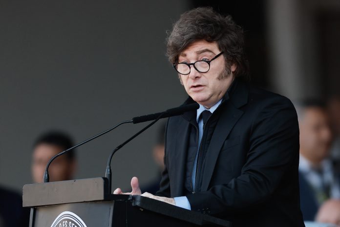 Milei y la batalla por el relato: señales cruzadas y la pelea por sostener la convicción del cambio