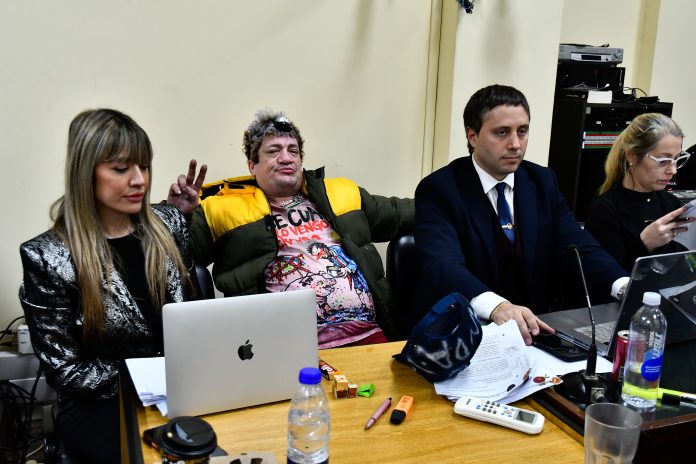 “Pity” Álvarez retoma el juicio tras ser hospitalizado: su defensa presentó un informe que recomienda tratamiento “urgente”