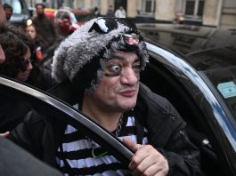 “Pity” Álvarez sufrió una crisis nerviosa cuando iban a conectarlo al juicio por zoom: cómo fue el episodo en el Hospital Tornú