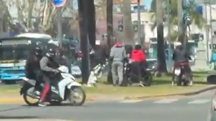 Vendía banderas de Rosario Central en la previa del clásico con Newell’s, una patota lo atacó y le robó todo: el gesto de Ángel Di María