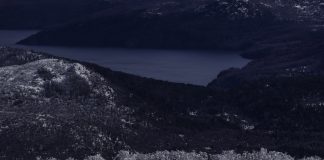 Video: se produjo una impactante avalancha en el Cerro Chapelco y de milagro no arrastró a dos esquiadores