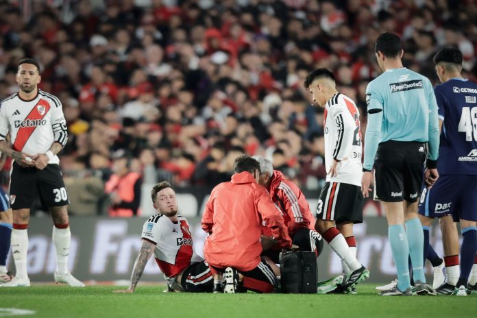 Alarma en River: el momento de la lesión de Aníbal Moreno que lo sacó del juego y lo puso en duda para el Superclásico con Boca