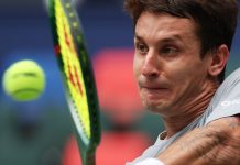 Camilo Ugo Carabelli venció a Coria y avanzó a los octavos de final en Guayaquil