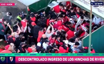 Caos y heridos: los incidentes en el ingreso de la hinchada de River al estadio Eva Perón de Sarmiento