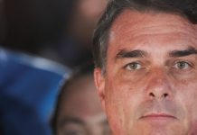 Cómo colaboró el Gobierno argentino con Flávio Bolsonaro para salir de Brasil