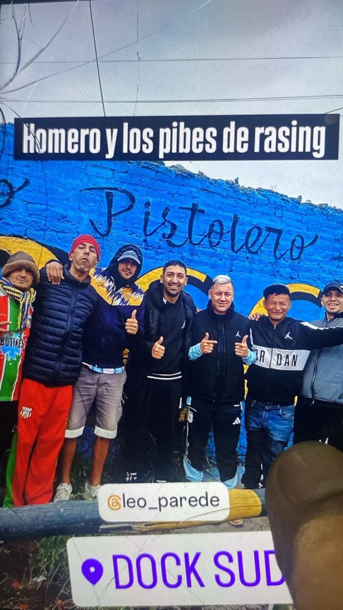 Con su jefe prófugo, la barra de Racing tiene nuevo líder: sus antecedentes y la interna que genera preocupación