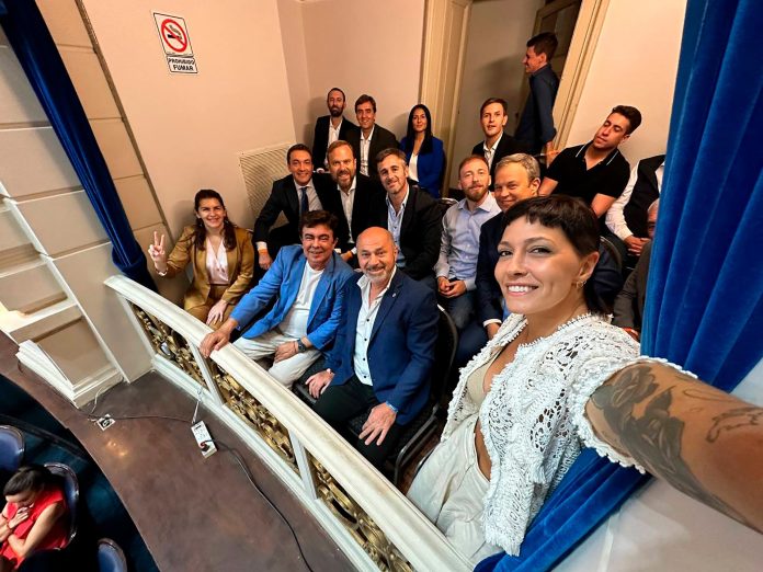 Crece la puja por la sucesión de Kicillof entre los intendentes: la demorada definición de la cúpula del PJ