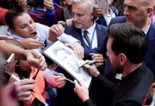 El momento en el que Messi sorprendió a la seguridad y rompió el protocolo en su visita a España para recibir un premio