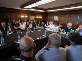 Kicillof sigue con recorridas en clave electoral: desembarca en Jujuy y prepara su viaje a Santa Fe