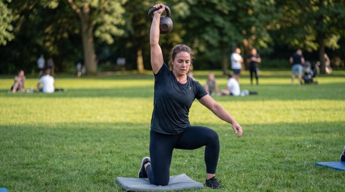 Los personal trainers deberán pedir permiso para trabajar en parques y polideportivos porteños