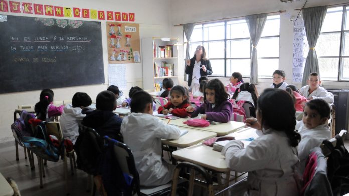 Los sindicatos docentes de la provincia de Buenos Aires acordaron 6% de aumento bimestral
