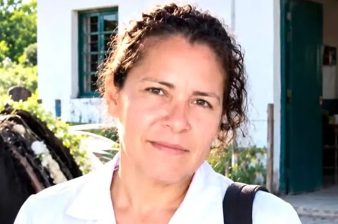 «Nos falta una maestra»: los sindicatos docentes se movilizan hoy a la casa de Corrientes en el centro porteño