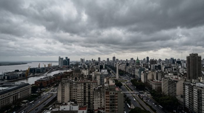 Octubre empieza en el AMBA con posibles lluvias aisladas y ráfagas de viento