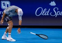 Perdió un punto, revoleó su raqueta contra la tribuna y causó pánico entre el público: el ataque de furia de un jugador que dio de qué hablar en el tenis