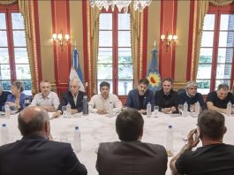 Reelecciones, PASO bonaerenses y construcción propia: qué dejó la reunión de Kicillof con sus intendentes
