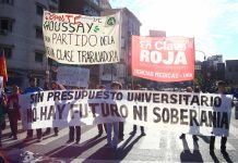 Tensión en la previa de la Marcha Universitaria: detuvieron a un hombre en un semaforazo en defensa por los profesorados