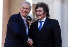 Un ministro chileno tildó de «loco» a Milei y tuvo que pedir disculpas tras las críticas de su propio espacio político