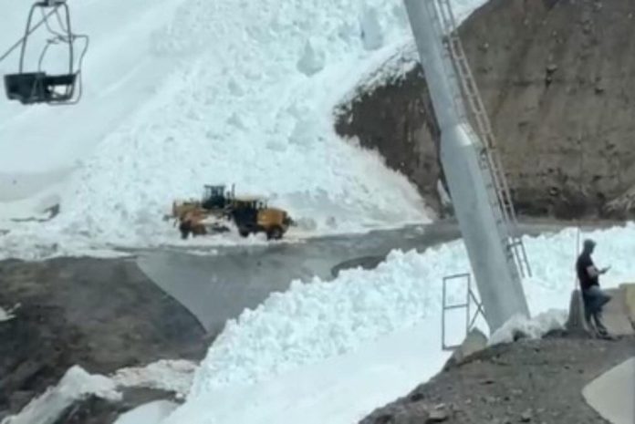 Una avalancha en el Paso Cristo Redentor obligó a volver a cerrar el cruce internacional